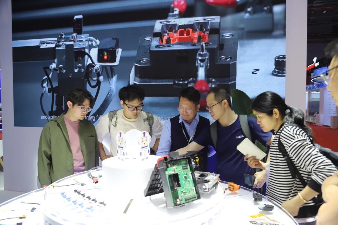 下载 (11).jpg 下载 (11).jpg